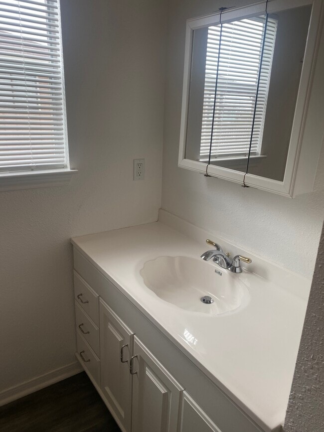 Building Photo - 16712 Fletcher Christian