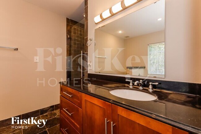 Building Photo - 13835 Poppleton Ct