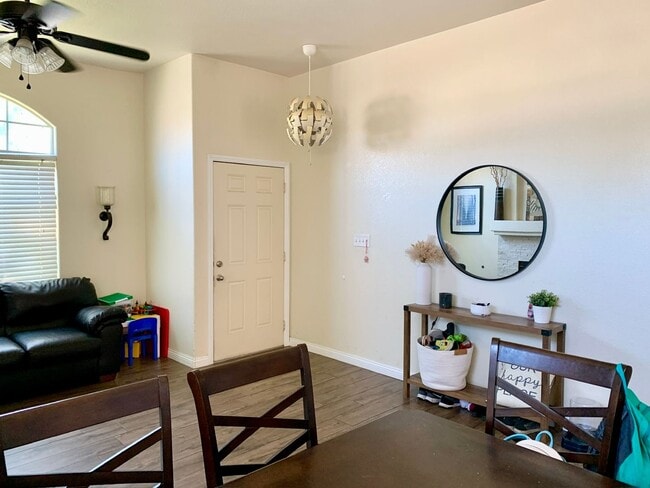 Building Photo - Beautifully Updated Home in Tevis Ranch - ...
