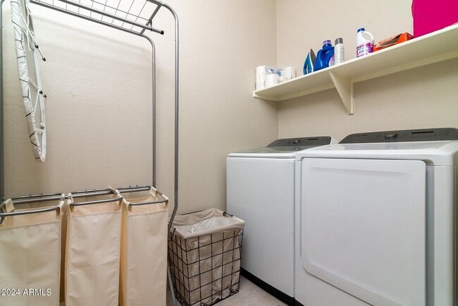 Building Photo - 1406 W Main St