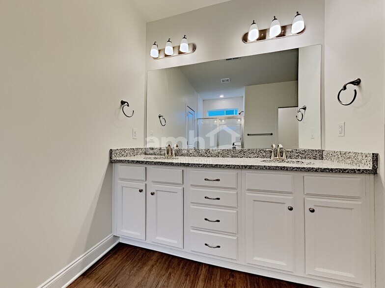 Building Photo - 5120 Smithbriar Dr