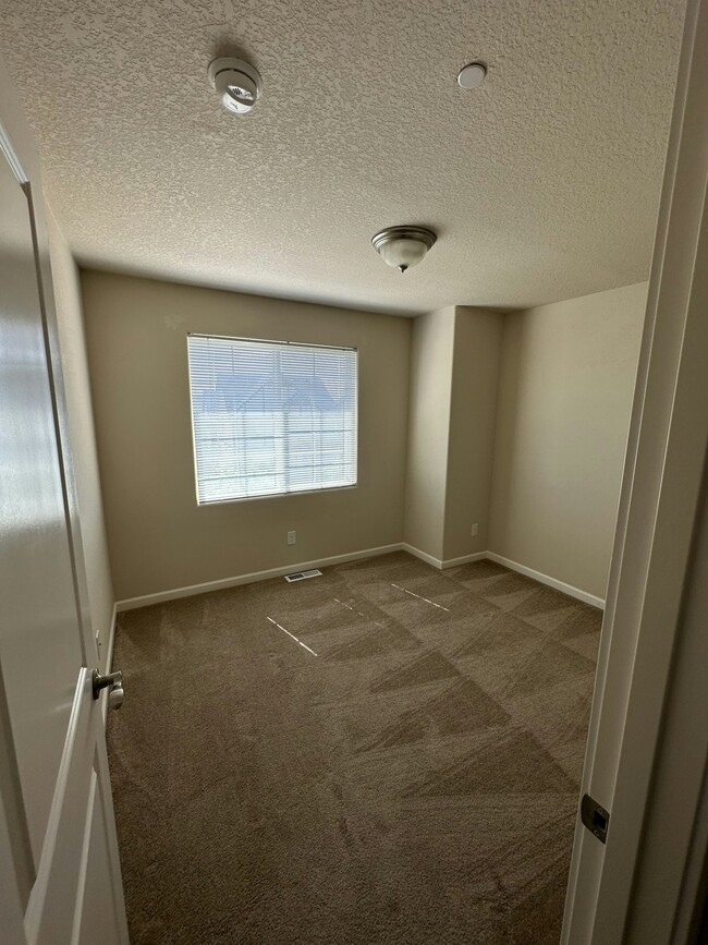 Building Photo - 13250 SW Aubergine Ter