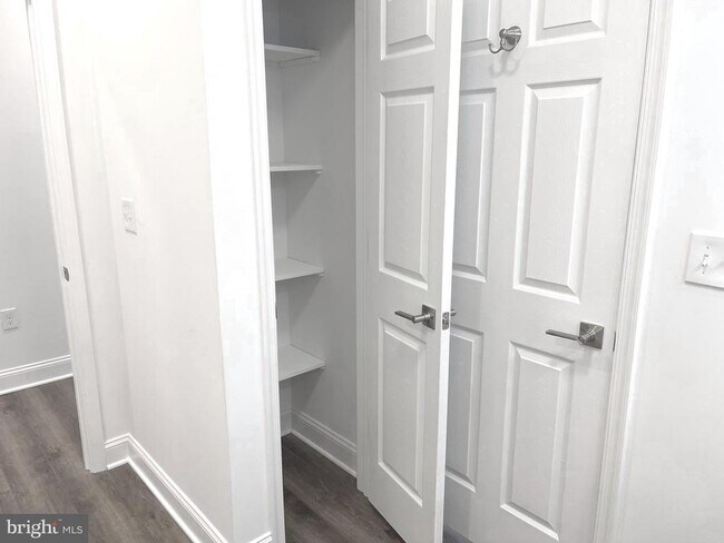 Building Photo - 26 S State St