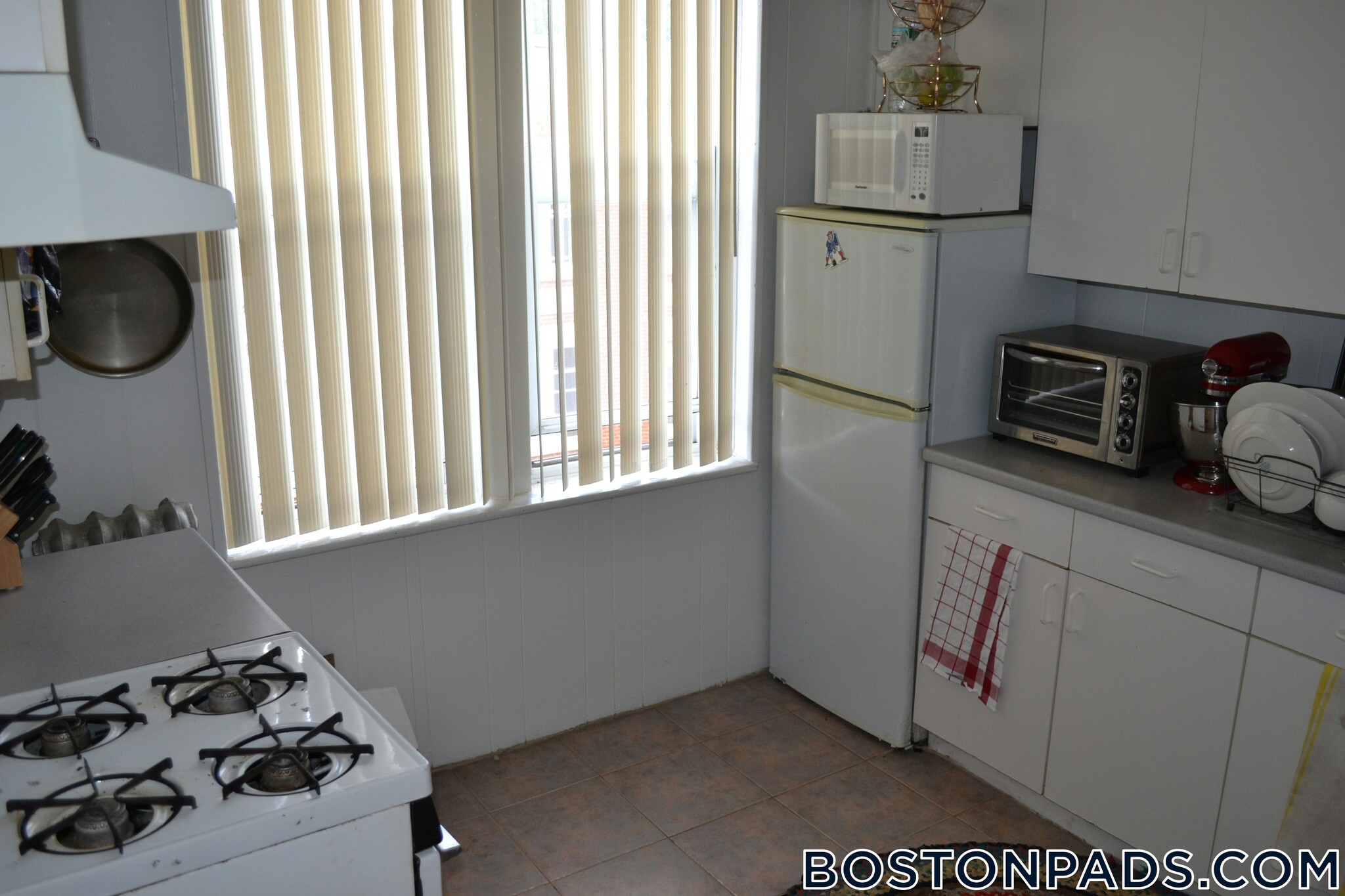 Building Photo - 518 Cambridge St