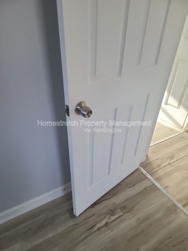 Building Photo - 850 St Bartholomew Dr