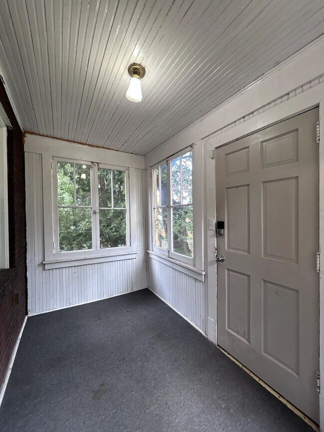 Building Photo - 100 W Burgess St