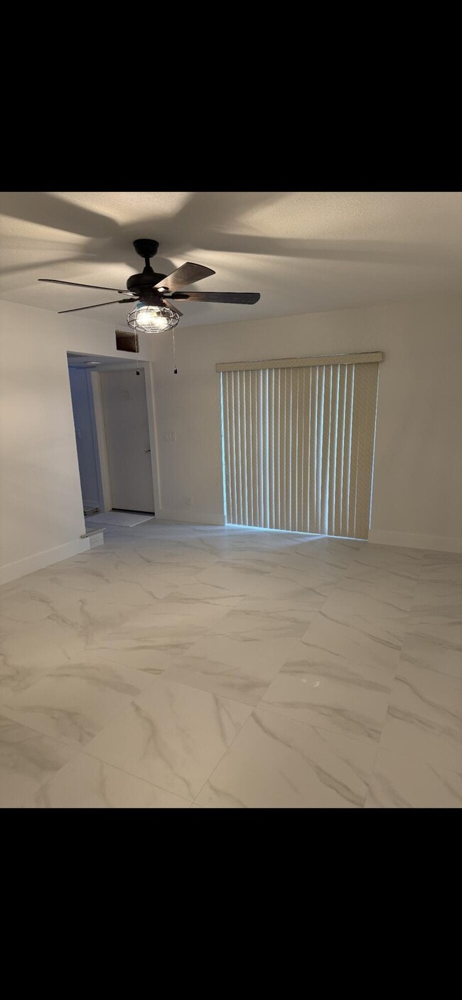 Building Photo - 2110 Sherwood Forest Blvd