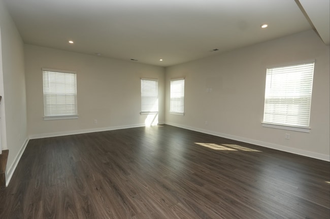 Building Photo - Wonderful 3BR 2BA Home w/ Upgraded Kitchen • Assigned Parking • Patio & Porch in Concord