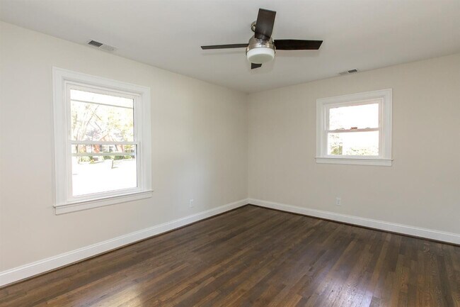 Building Photo - 564 Claymont Dr
