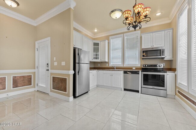 Building Photo - 100 Downing St