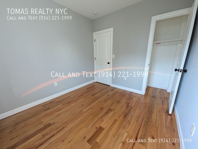 Building Photo - 776 E 233rd St