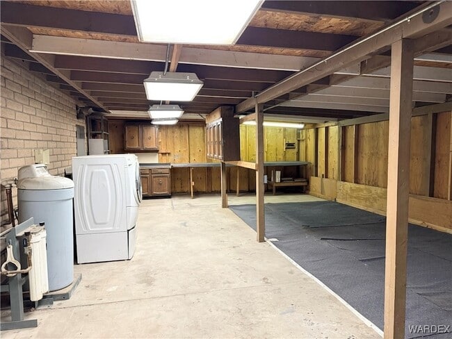 Building Photo - 7916 Center St