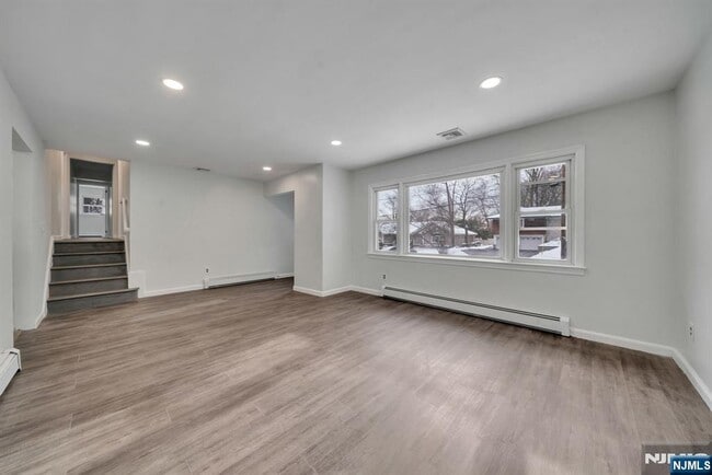 Building Photo - 231 Hudson Ave