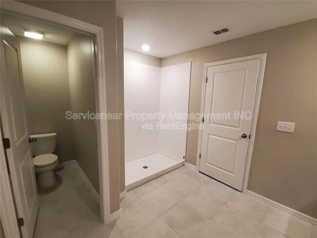 Building Photo - 10344 Alder Green Dr
