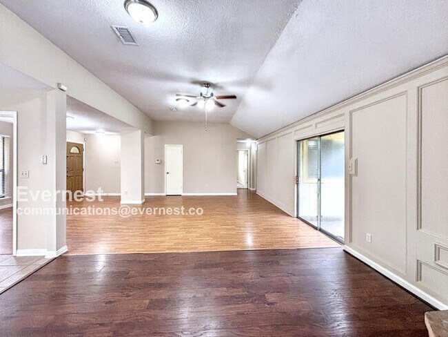 Building Photo - 15231 Cabots Landing Dr