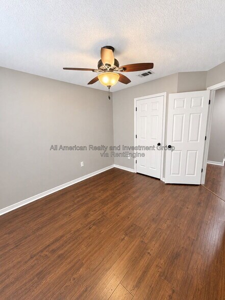 Building Photo - 561 Rough Leaf Ln