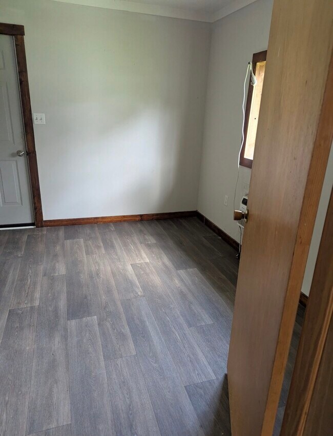Building Photo - 232 Hulin St