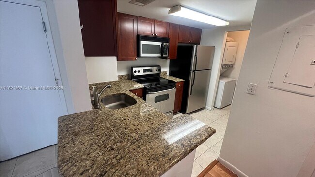 Building Photo - 770 Claughton Island Dr