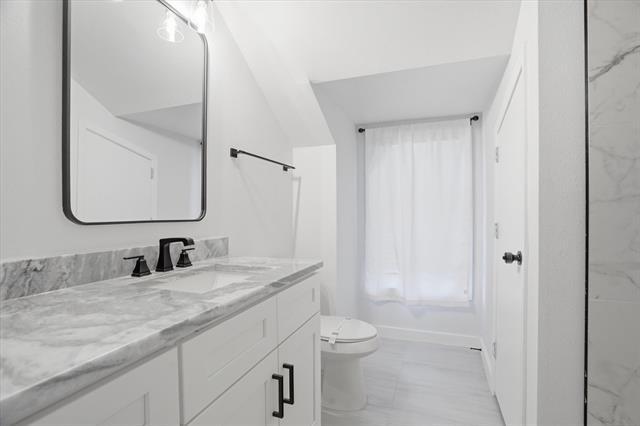 Building Photo - 2228 Goldenrod Ave