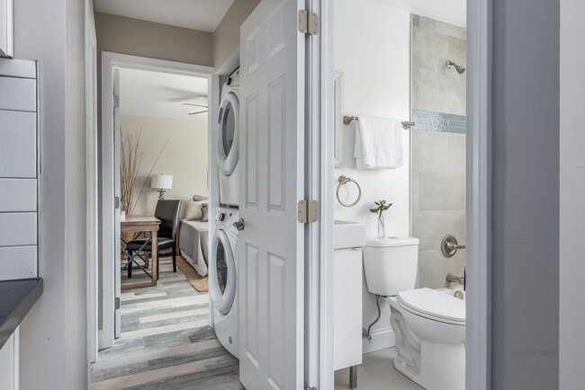 Building Photo - 5733 Montgomery Rd