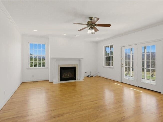 Building Photo - 5320 Baumgardner Rd