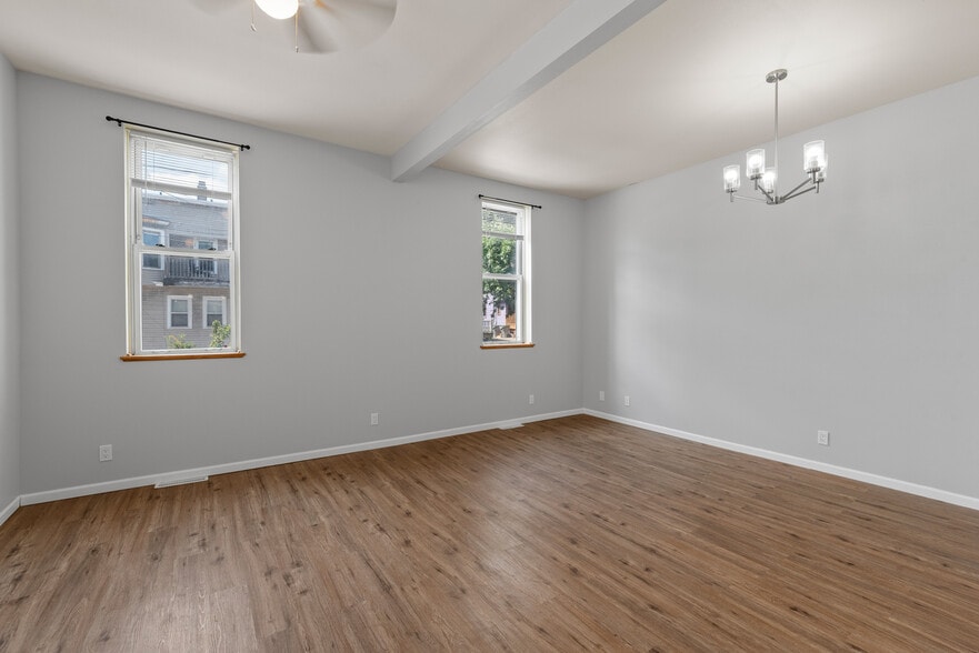 Primary Photo - 1740 N Arlington Pl