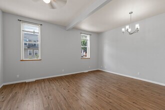 Building Photo - 1740 N Arlington Pl