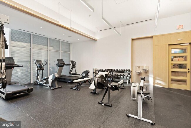 Building Photo - 925 N Fairfax St