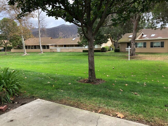 Building Photo - A Coronado Home on the 17th Hole