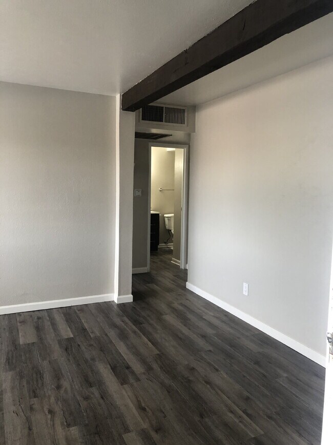 Building Photo - 3633 S Sheridan Blvd