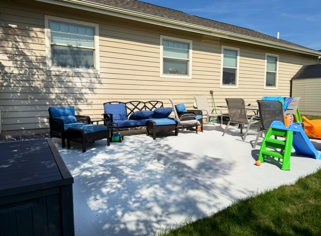 Building Photo - Beautiful West Kalispell Home