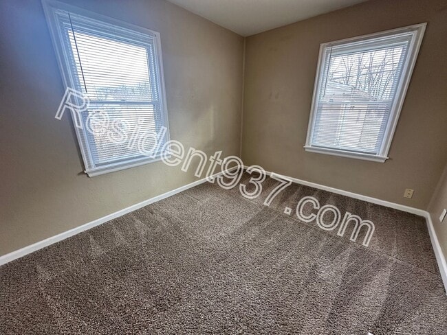 Building Photo - 3 Bed 1 Bath Home