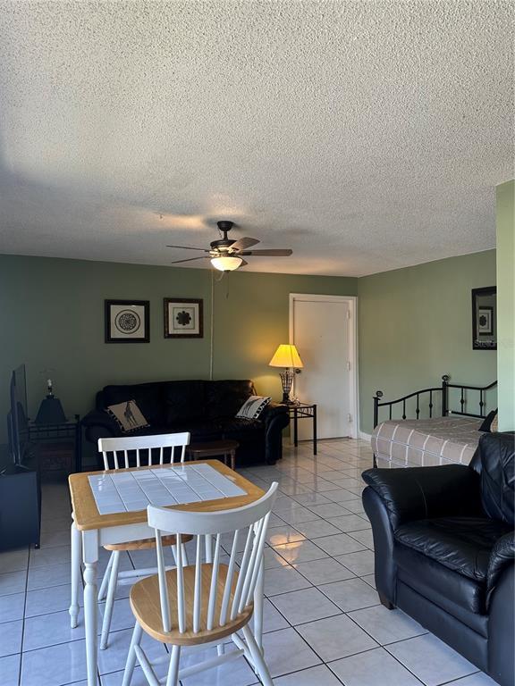 Building Photo - 4215 E Bay Dr