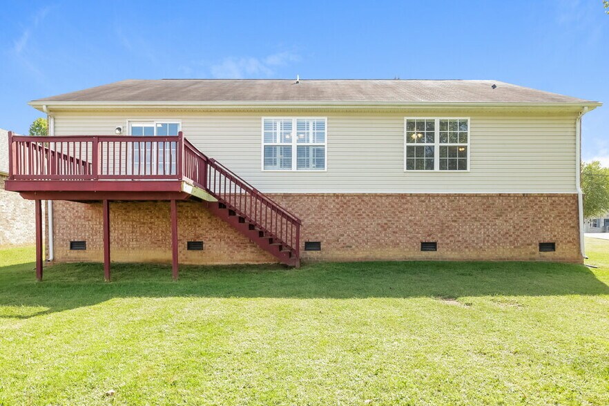 Building Photo - 537 County Farm Rd