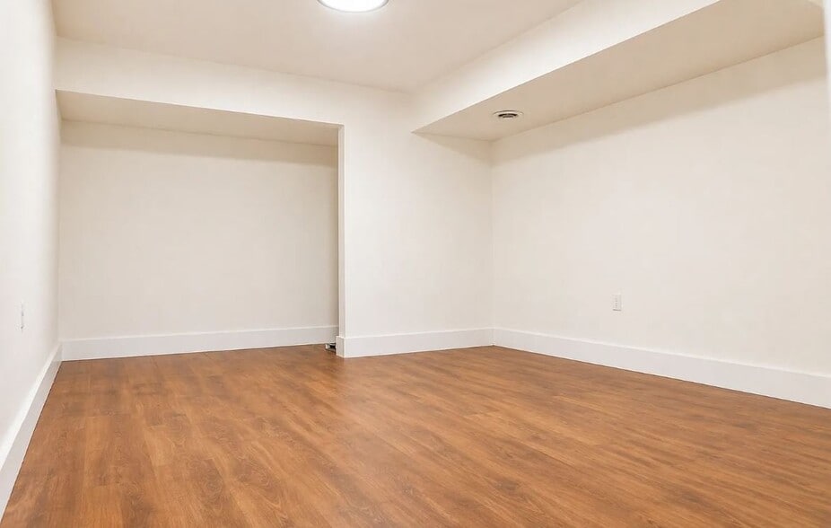 Building Photo - 4840 N Yale St