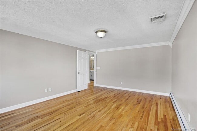 Building Photo - 51 Janet Dr