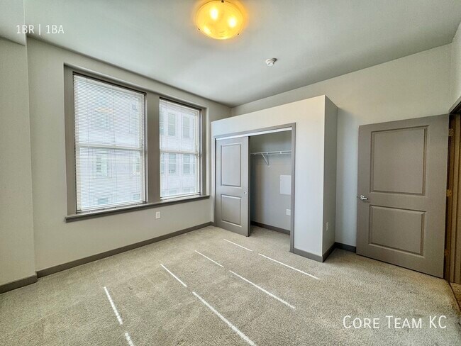 Building Photo - 1121 McGee St