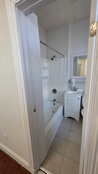 Building Photo - 2600 Ann St