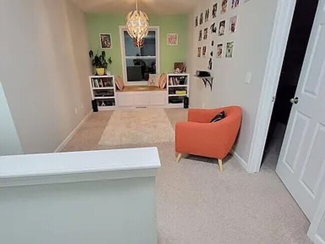 Building Photo - Executive Living at Its Finest — Okemos, MI