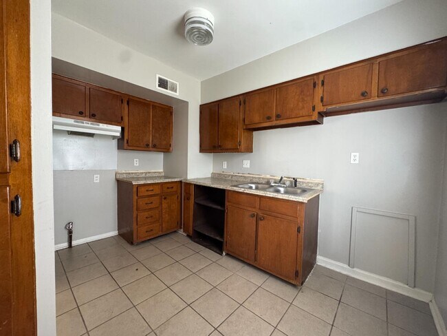 Building Photo - 3481 Dunn Ave