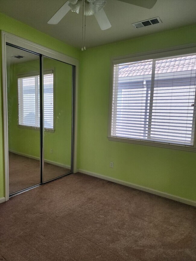 Building Photo - 5 Bedroom 3 Bathroom with 3 car Garage in the Sylvan School District