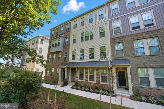 Building Photo - 709 Thomas Ln