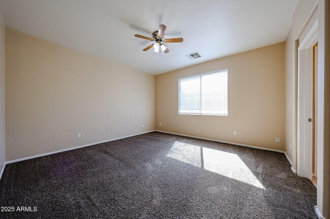 Building Photo - 44115 Askew Dr