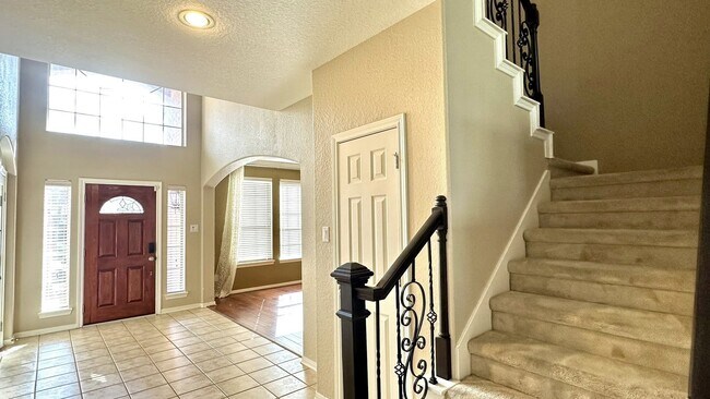 Building Photo - 158 Prairie Dawn Cir