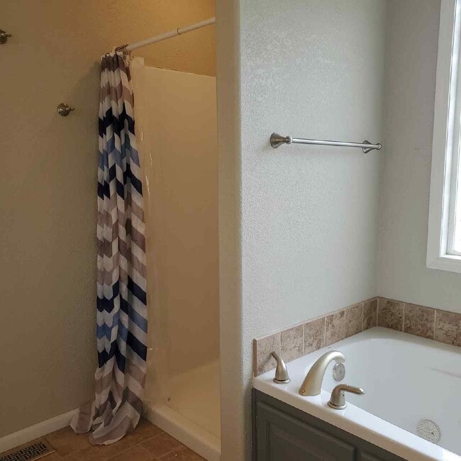 Building Photo - 449 Poplar St