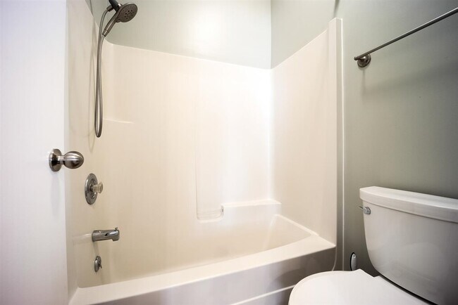 Building Photo - Crosspointe (1458)