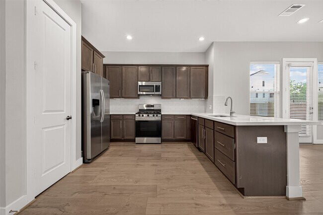 Building Photo - 8802 Hollister Pine Ct