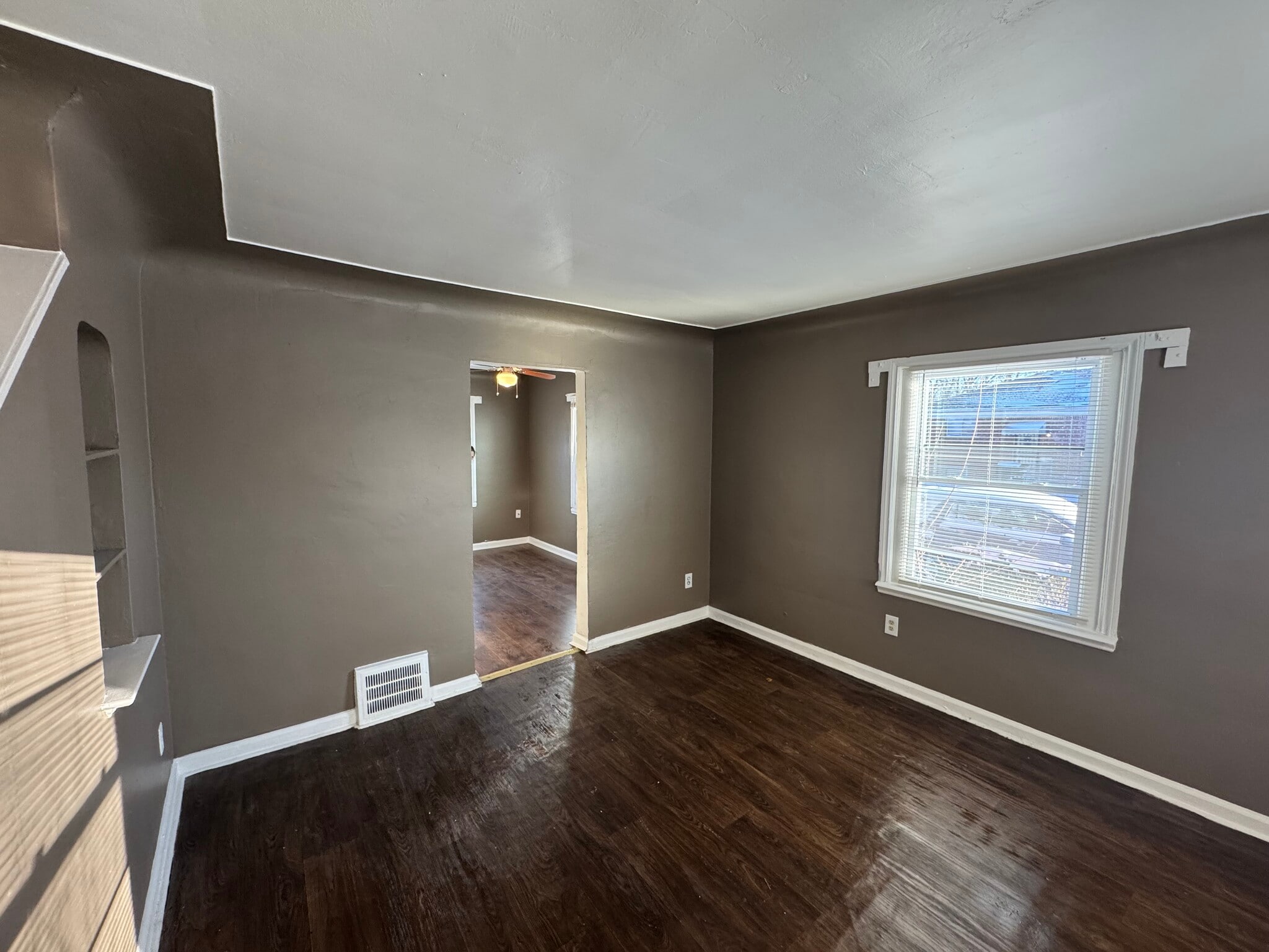 Building Photo - 9200 Evergreen Ave