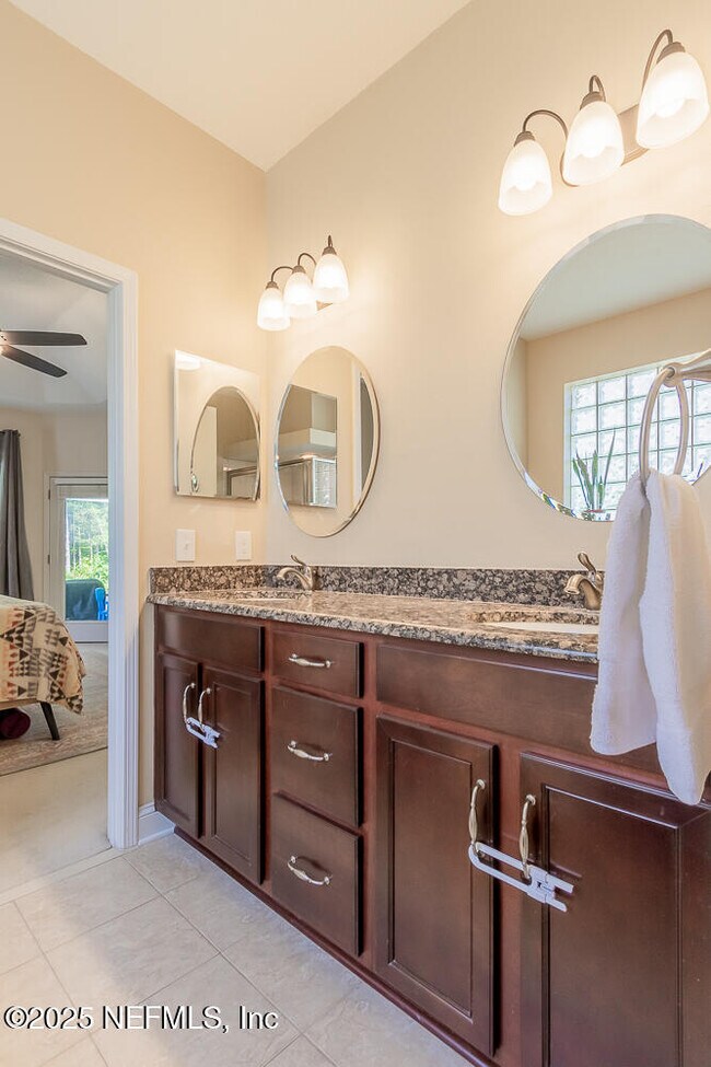 Building Photo - 8543 Glenbury Ct N