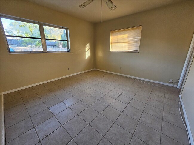 Building Photo - 7621 NW 74th Terrace